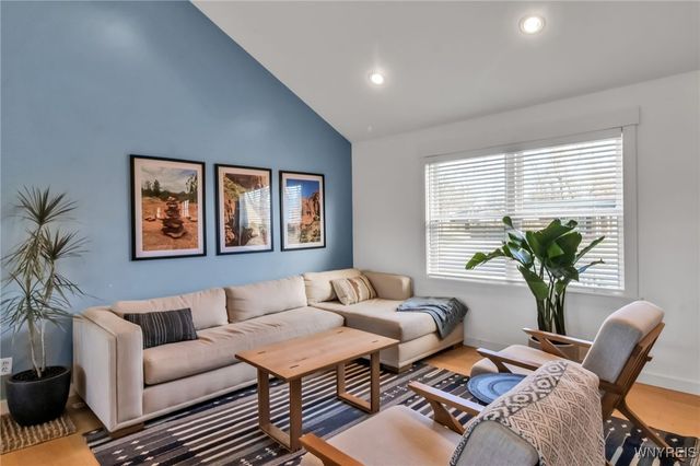 302 Brookwood Drive, Hamburg, NY 14075