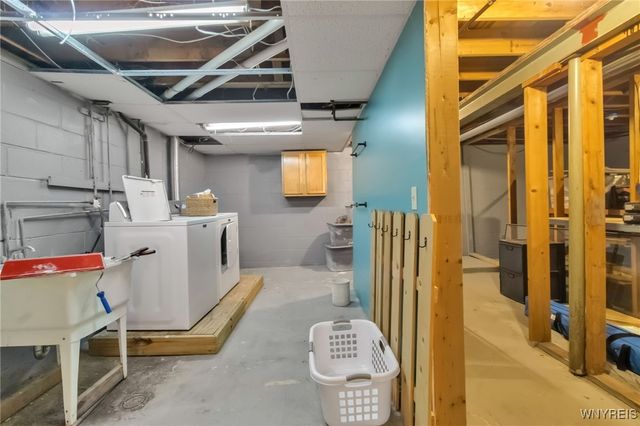 302 Brookwood Drive, Hamburg, NY 14075