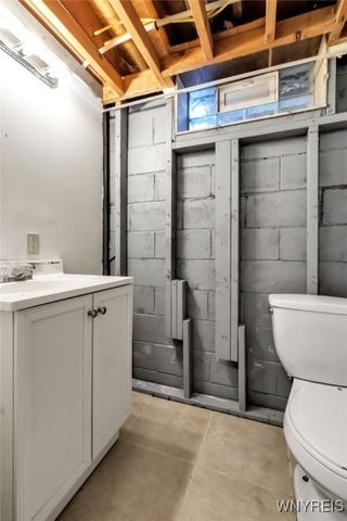 302 Brookwood Drive, Hamburg, NY 14075