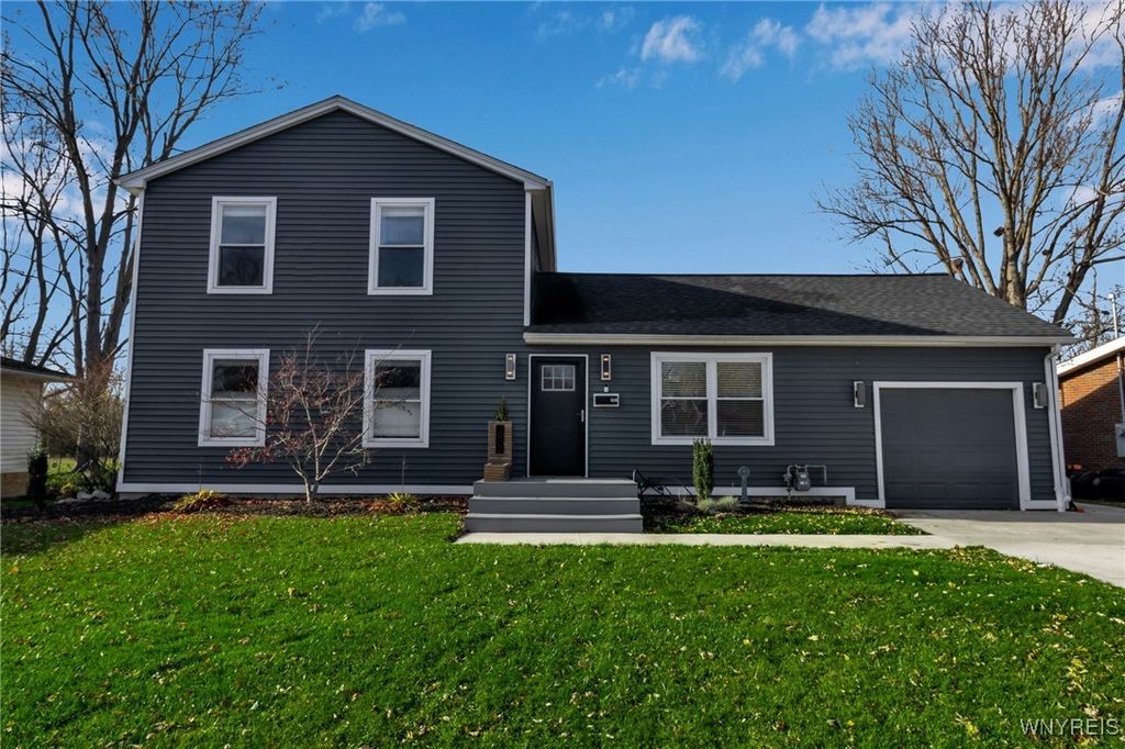 302 Brookwood Drive, Hamburg, NY 14075