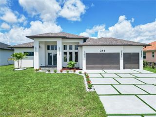264 W Pine Valley LN, Rotonda West, FL 33947