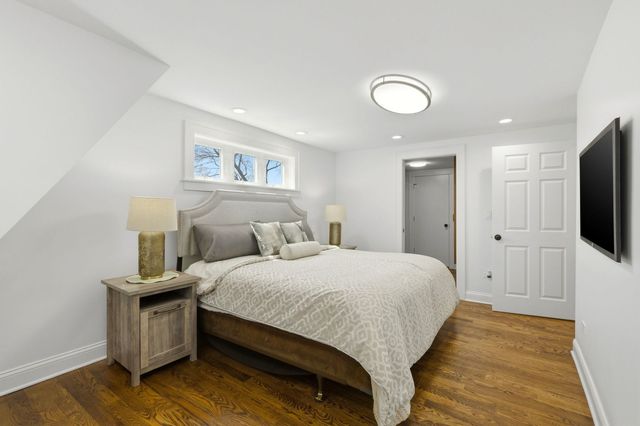 4425 Wilson Avenue, Downers Grove, IL 60515