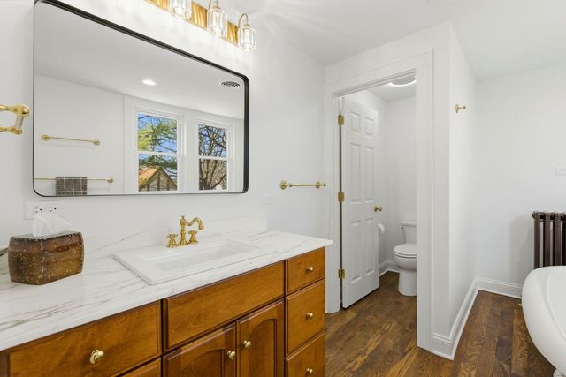 4425 Wilson Avenue, Downers Grove, IL 60515