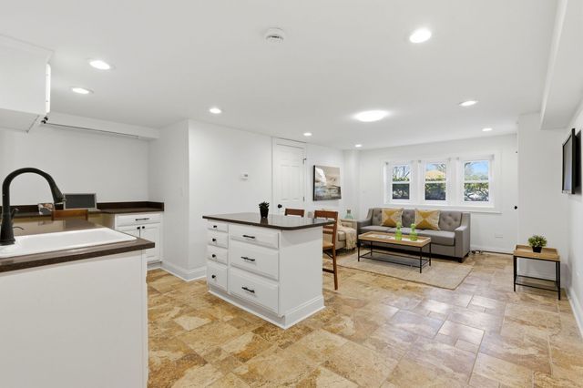 4425 Wilson Avenue, Downers Grove, IL 60515