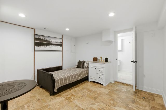 4425 Wilson Avenue, Downers Grove, IL 60515