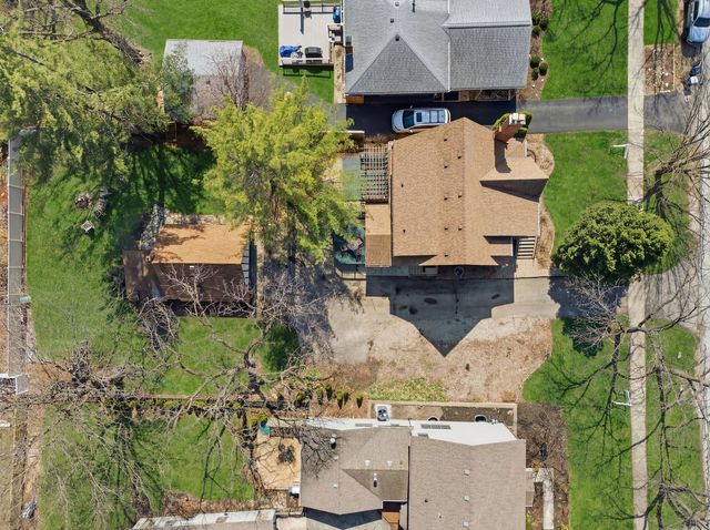 4425 Wilson Avenue, Downers Grove, IL 60515