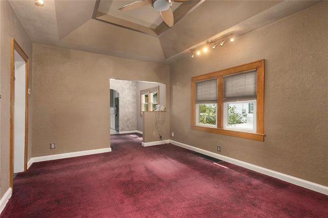637 S Huttig Avenue, Independence, MO 64053