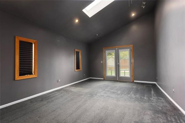 637 S Huttig Avenue, Independence, MO 64053