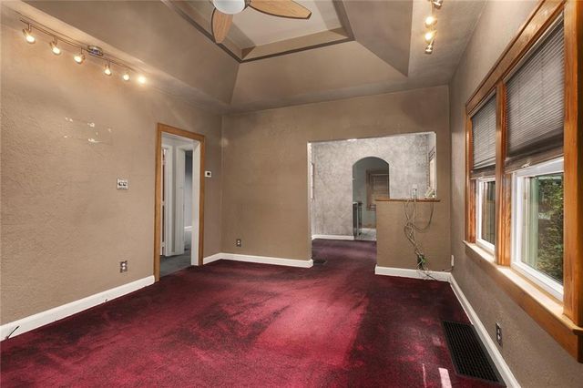 637 S Huttig Avenue, Independence, MO 64053