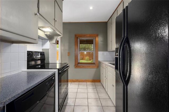 637 S Huttig Avenue, Independence, MO 64053