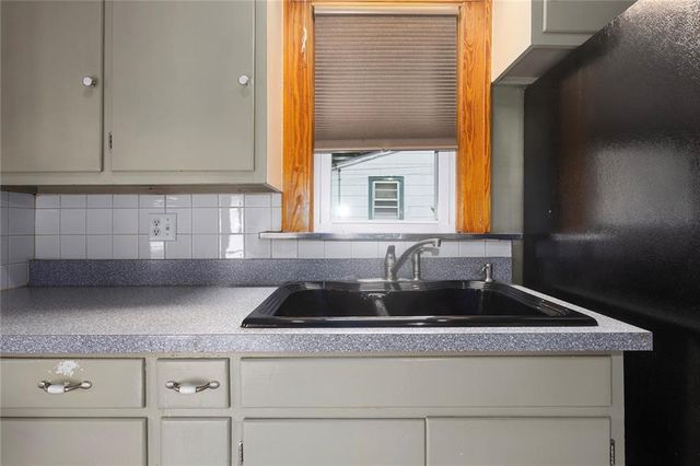 637 S Huttig Avenue, Independence, MO 64053