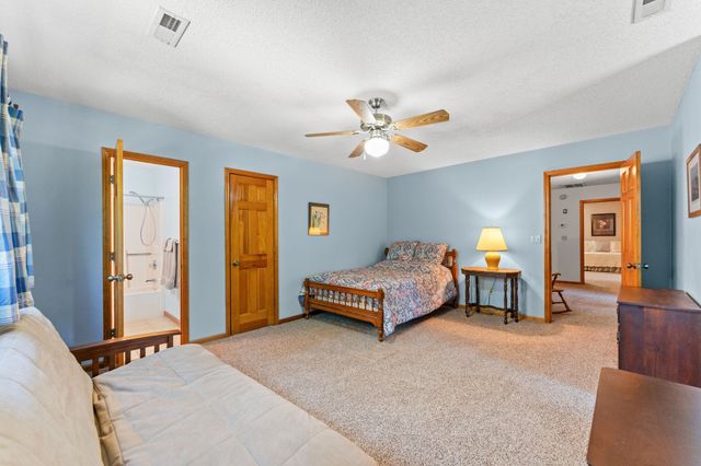 1768 Holly Ridge Dr., Longs, SC 29568