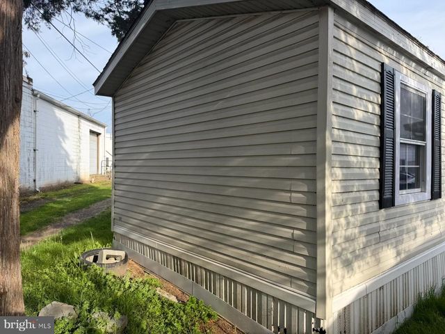 14 NELSON MOBILE MNR, Middletown, PA 17057