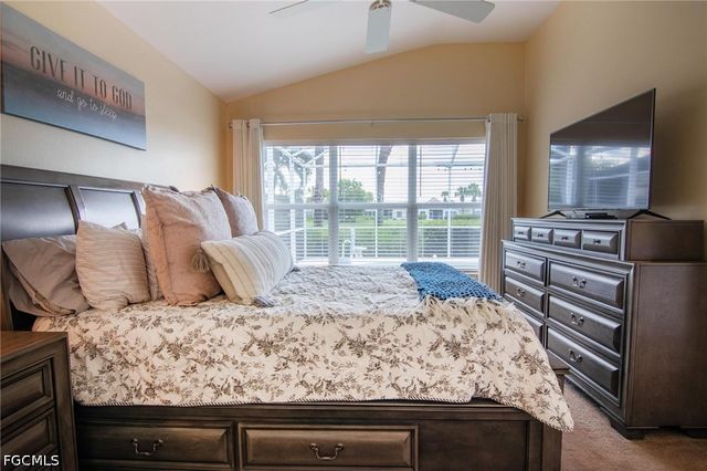 2436 Woodbourne PL, Cape Coral, FL 33991