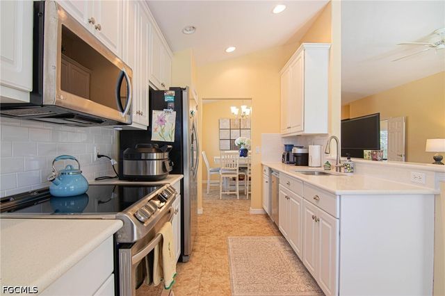 2436 Woodbourne PL, Cape Coral, FL 33991