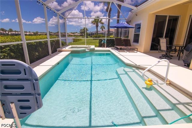 2436 Woodbourne PL, Cape Coral, FL 33991