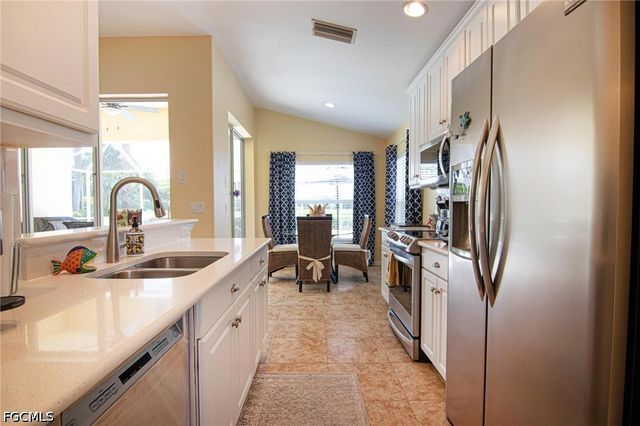2436 Woodbourne PL, Cape Coral, FL 33991