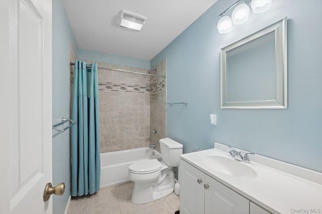 790 Peconic Bay Boulevard, Jamesport, NY 11901