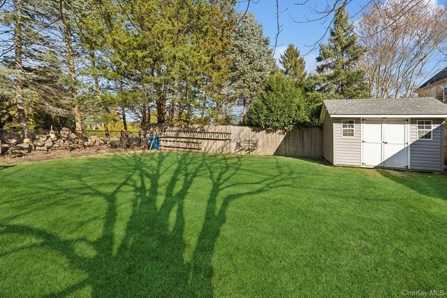 790 Peconic Bay Boulevard, Jamesport, NY 11901