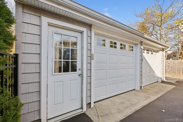790 Peconic Bay Boulevard, Jamesport, NY 11901