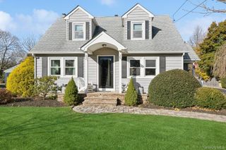 790 Peconic Bay Boulevard, Jamesport, NY 11901