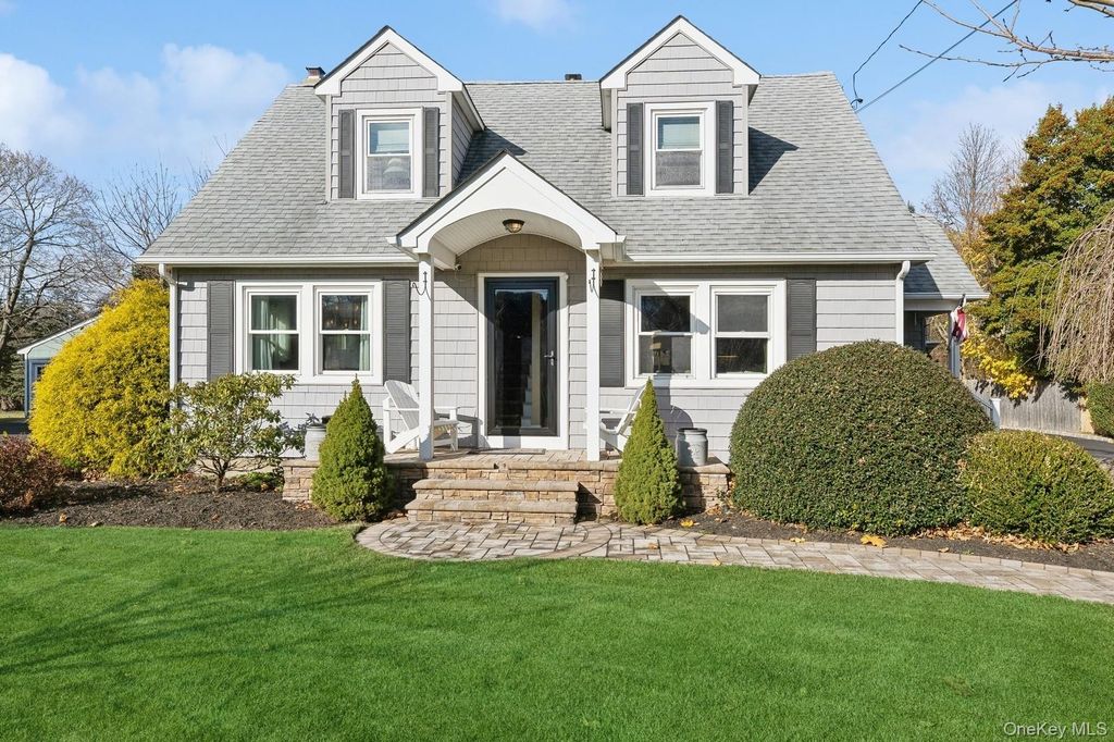 790 Peconic Bay Boulevard, Jamesport, NY 11901