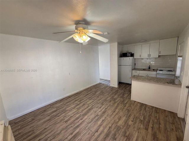 34 SW 5th St 1-2, Hallandale Beach, FL 33009