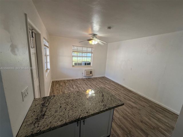 34 SW 5th St 1-2, Hallandale Beach, FL 33009