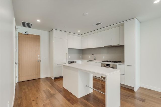 44 East Ave 1402, Austin, TX 78701