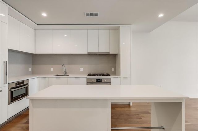 44 East Ave 1402, Austin, TX 78701