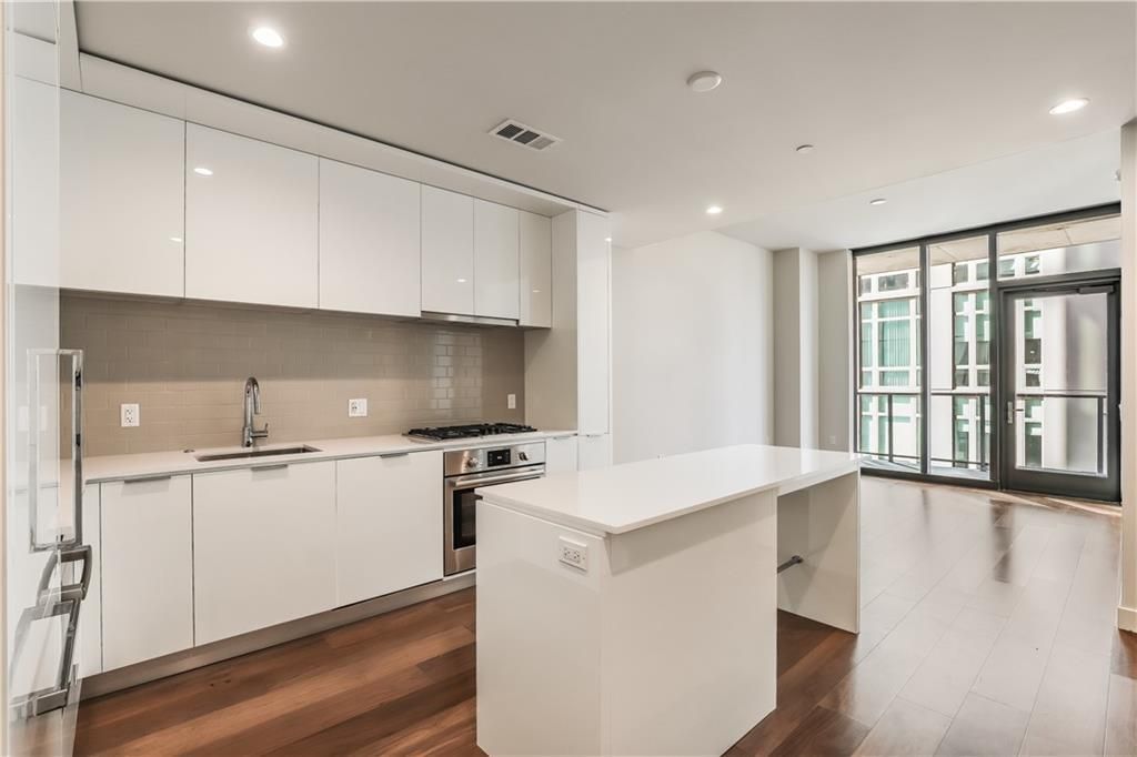 44 East Ave 1402, Austin, TX 78701