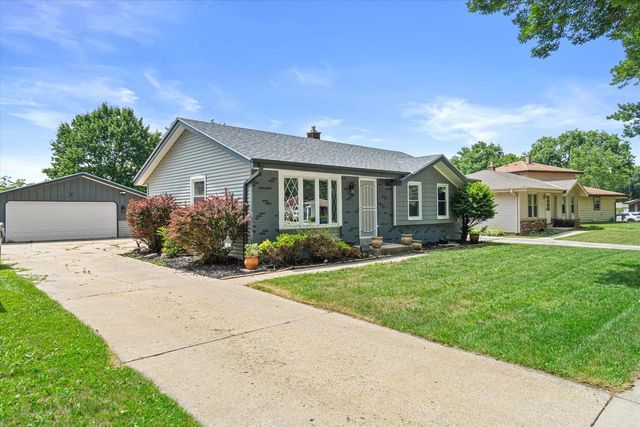 8359 N Celina STREET, Milwaukee, WI 53224