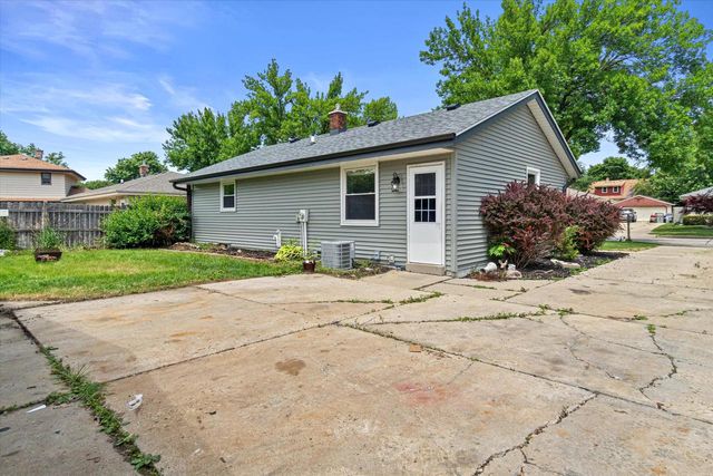 8359 N Celina STREET, Milwaukee, WI 53224