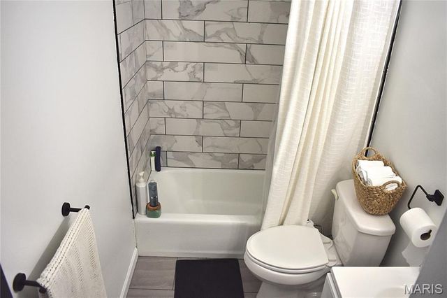 10003 Sakura Drive D, St Louis, MO 63128