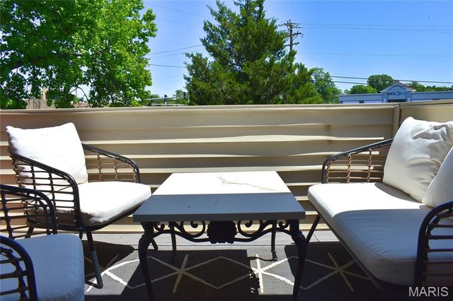 10003 Sakura Drive D, St Louis, MO 63128