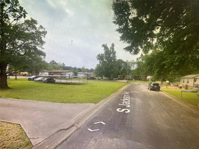 220 S Jackson Avenue, Livingston, TX 77351