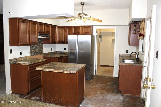 11225 Landon Lake Boulevard, Gulfport, MS 39503
