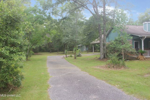 11225 Landon Lake Boulevard, Gulfport, MS 39503