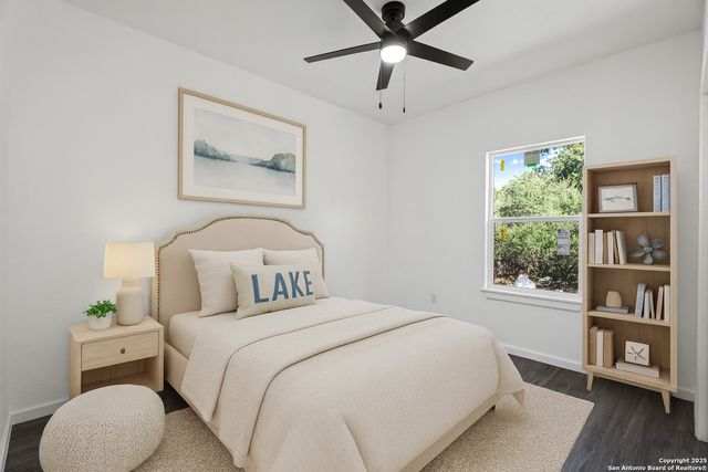 1130 Greenhill Dr, Canyon Lake, TX 78133