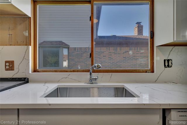 16129 Cambell Drive, Macomb Township, MI 48044