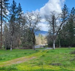 600 Hartsfield Lane, Merlin, OR 97532