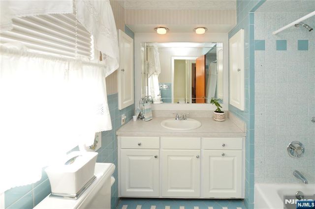 132 Catherine Avenue, Saddle Brook, NJ 07663