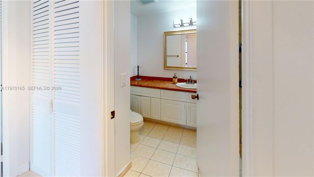 2500 PARKVIEW DR 1207, Hallandale Beach, FL 33009