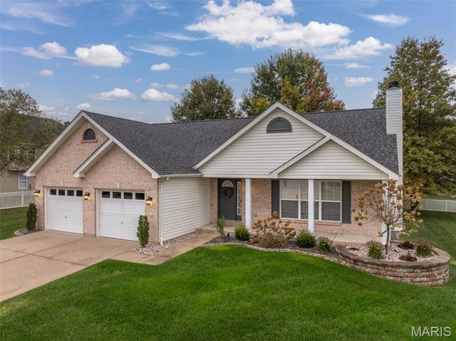 1904 Emerald Green Drive, Wentzville, MO 63385