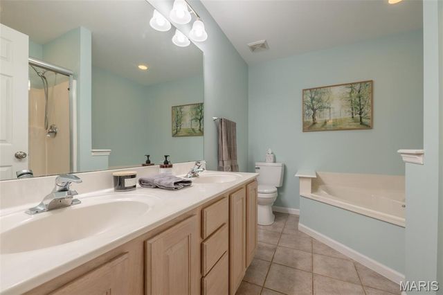 1904 Emerald Green Drive, Wentzville, MO 63385