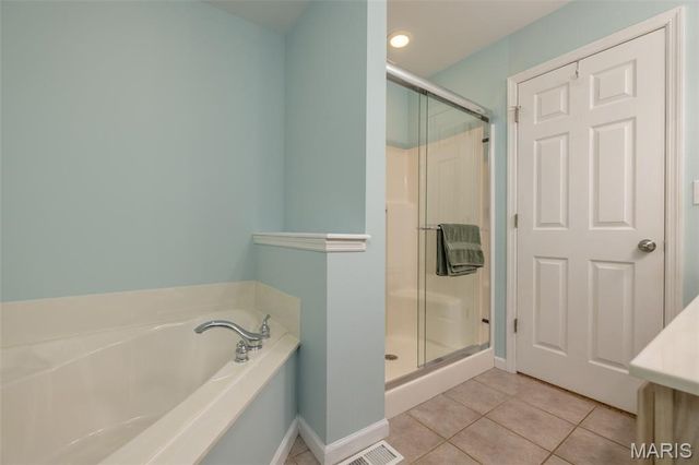 1904 Emerald Green Drive, Wentzville, MO 63385