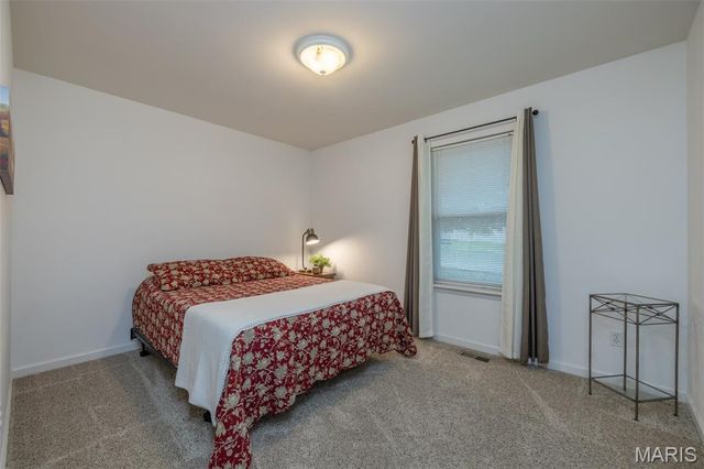 1904 Emerald Green Drive, Wentzville, MO 63385