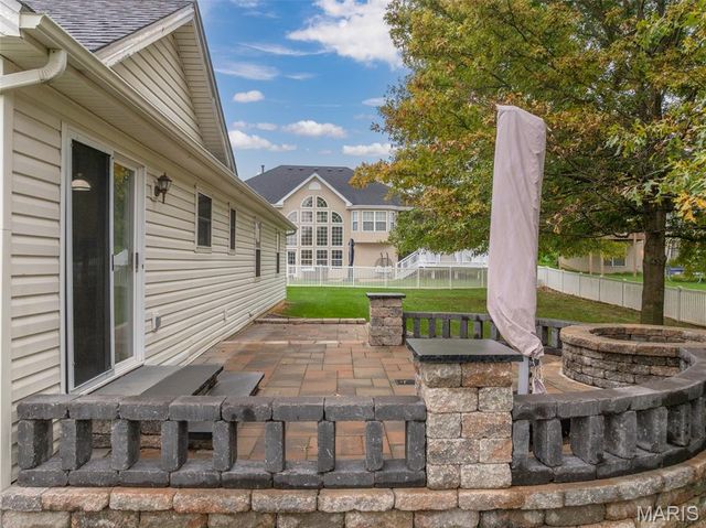 1904 Emerald Green Drive, Wentzville, MO 63385