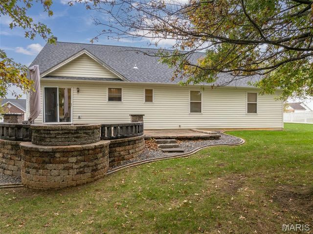 1904 Emerald Green Drive, Wentzville, MO 63385