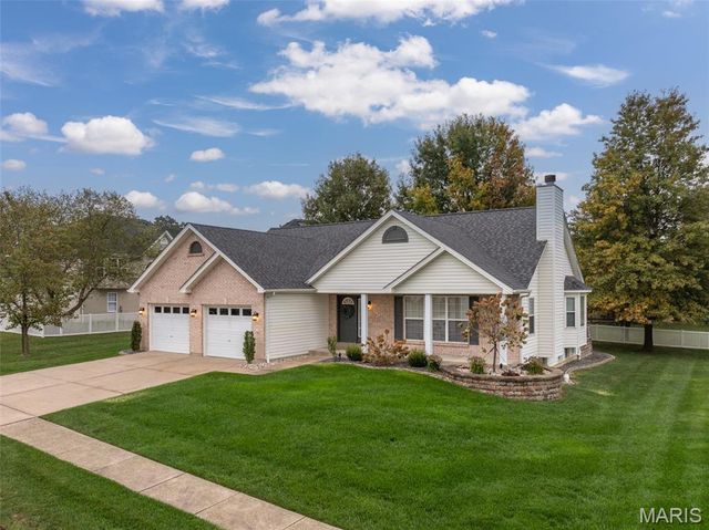 1904 Emerald Green Drive, Wentzville, MO 63385